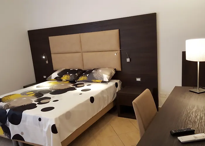 Finestra Su Monti 4* Roma