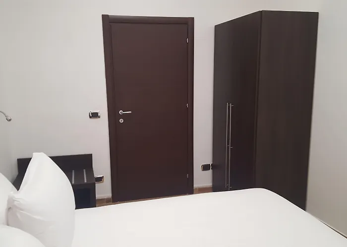 Finestra Su Monti Pensión 4*