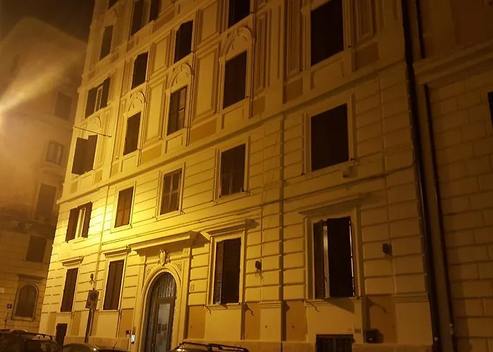 Pensión Finestra Su Monti