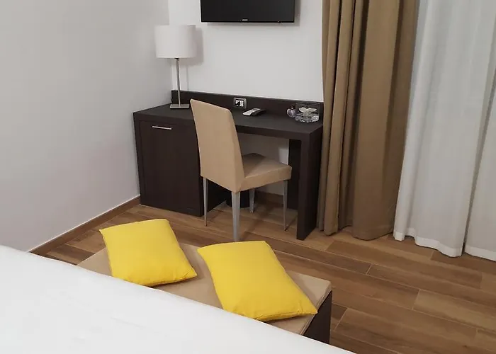 Pensión Finestra Su Monti