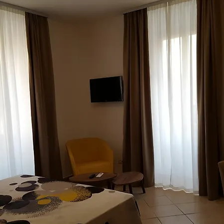 Finestra Su Monti Řím