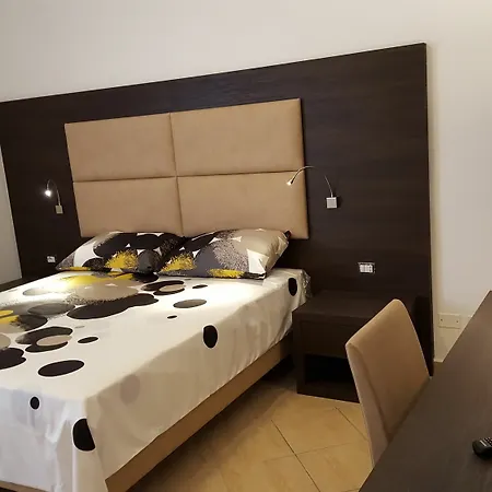 Finestra Su Monti Řím